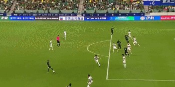 半岛体育官网-国安超精妙配合！塞鸟半场压哨破门，破170天球荒，5战造5球