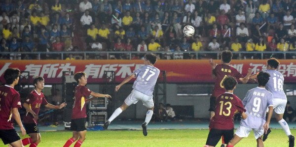 半岛体育在线-2025邯郸U18青少年足球挑战赛开幕