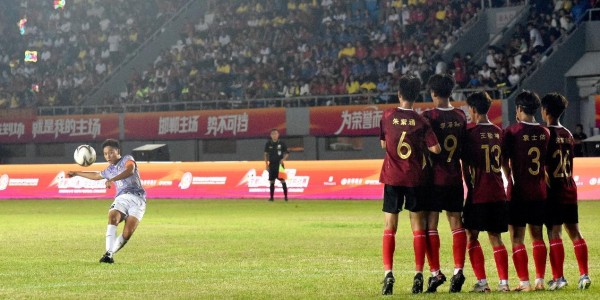 半岛体育在线-2025邯郸U18青少年足球挑战赛开幕