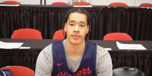 防守不错！30号秀尼德豪泽半场揽6板1断2帽&amp;amp;amp;3中0暂无得分进账