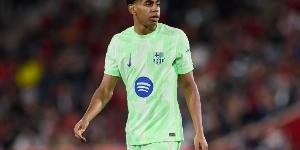 世体：曼城、利物浦关注亚马尔，但球员首选继续留在巴萨效力