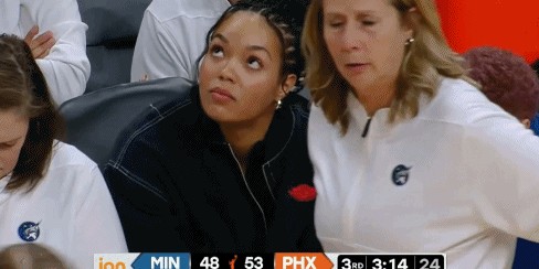 山猫赛季首败？本赛季WNBA目前得分王科利尔目睹球队落后面露难色