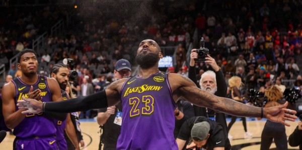 半岛体育网址-勇士招募了詹姆斯十几年，被詹姆斯拒绝了十几年！还在招募！