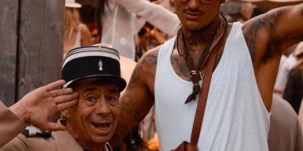 顶级松弛感！库兹马回顾休赛期 还有自己与詹姆斯布克等人合照！