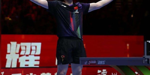 半岛体育-王楚钦赢了比赛，有人却为日本少年鼓掌，饭圈逻辑正在吃掉国乒|雨果·卡尔德拉诺|男单决赛|松岛辉空|王皓|松岛_新浪体育_新浪新闻