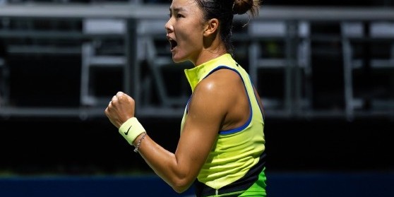 半岛体育在线-IW赛德约对位卫冕冠军，郑钦文遭火娃丝袜围攻，孟菲斯重返WTA|迪拜|WTA1000|洛伦佐·穆塞蒂|扬尼克-辛纳|ATP_新浪体育_新浪新闻