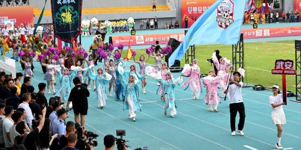 半岛体育在线-2025邯郸U18青少年足球挑战赛开幕