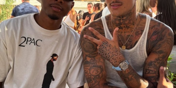 顶级松弛感！库兹马回顾休赛期 还有自己与詹姆斯布克等人合照！